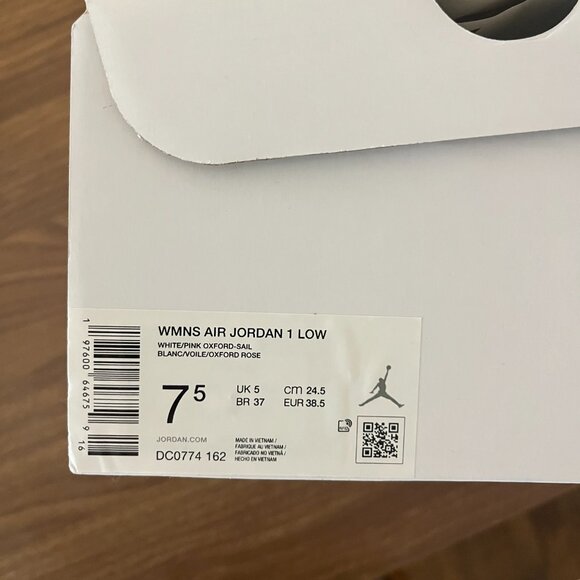 Nike Air Jordan 1 Low Pink - Picture 5 of 5